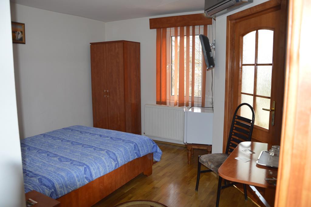 Motel Buti Sighetu Marmaţiei Pokoj fotografie