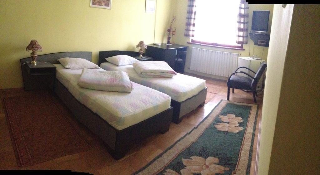 Motel Buti Sighetu Marmaţiei Pokoj fotografie
