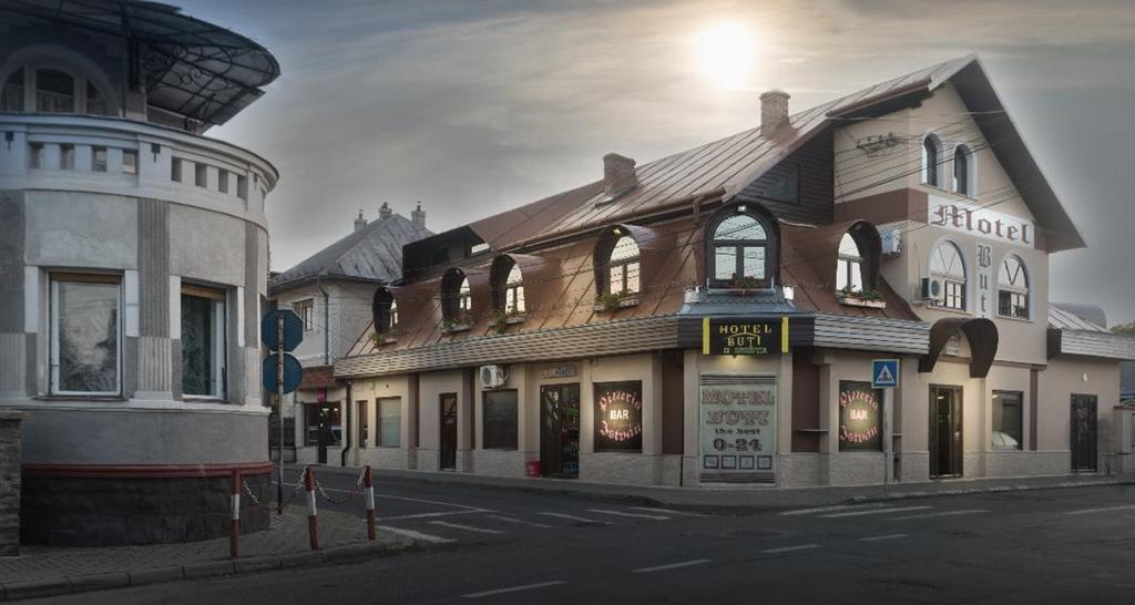 Motel Buti Sighetu Marmaţiei Exteriér fotografie